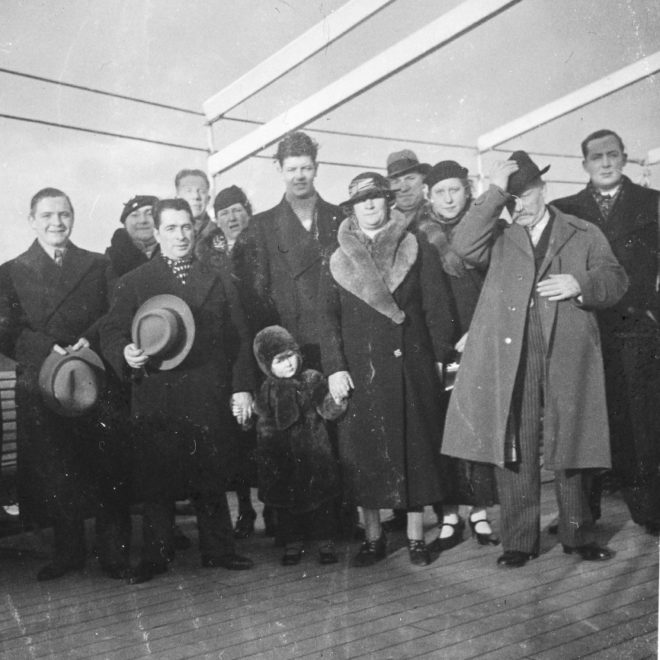 Anvers, 1936 - Amis et parents sur le pont du ss ANVERSVILLE