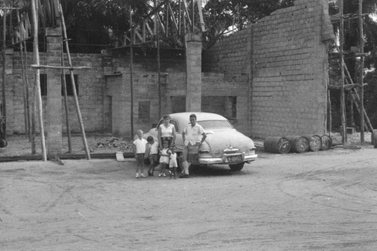 Lomela, 1959 - Nouveau garage FOMETRA en construction