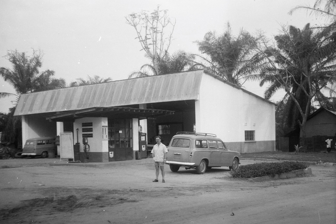 Lomela, 1961 -Station-essence FOMETRA