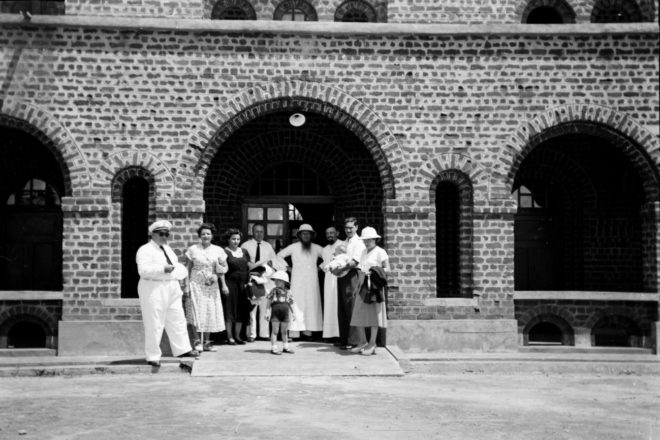 EEyangu, 1951 - Doop van Sylviane de Caluwé in missiepost Eyangu