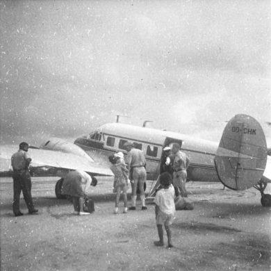 Lomela, 1960 - Beechcraft E18 OO-CHK de l'Union Minière