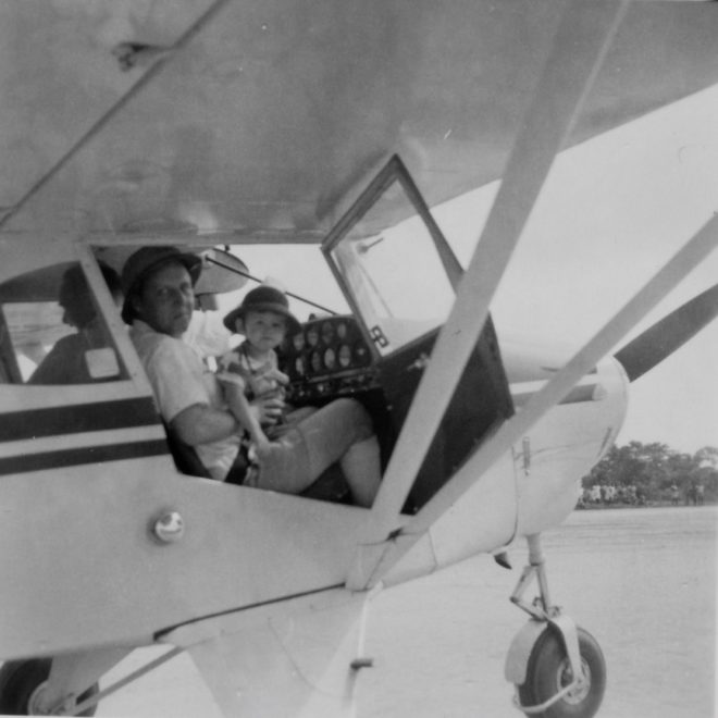 Lomela, 1957 - Joseph Strypstein et Michel de Caluwé dans un Piper PA-22 Tri-Pacer