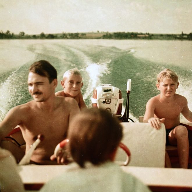 Mukamba, 1957 - Roland Mottoule & Jean-Paul de Caluwé achteraan in de boot