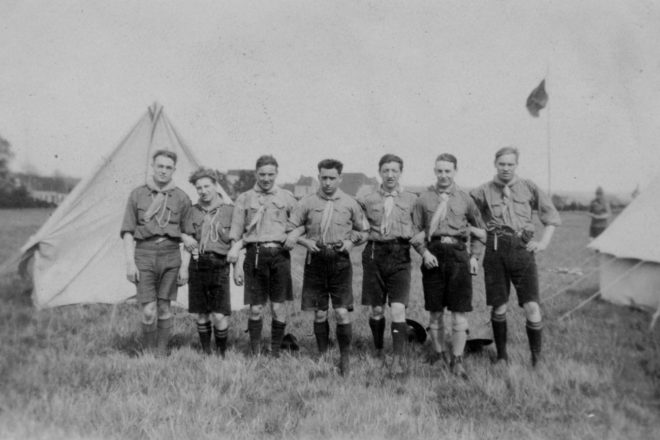 Van links naar rechts: Charles Van Geyt - Victor de Caluwé - Corneille Kerremans - Emile Van Hespen ...